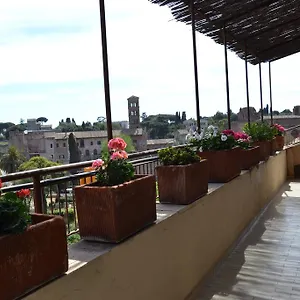 https://penthouse-cardello-colosseum.it-romehotels.com